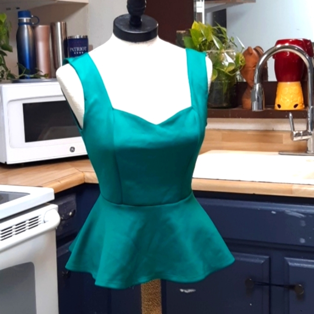 Womens Blouse Sz Small Green Sweetheart skirted Shirt tank top B4 RUSSE